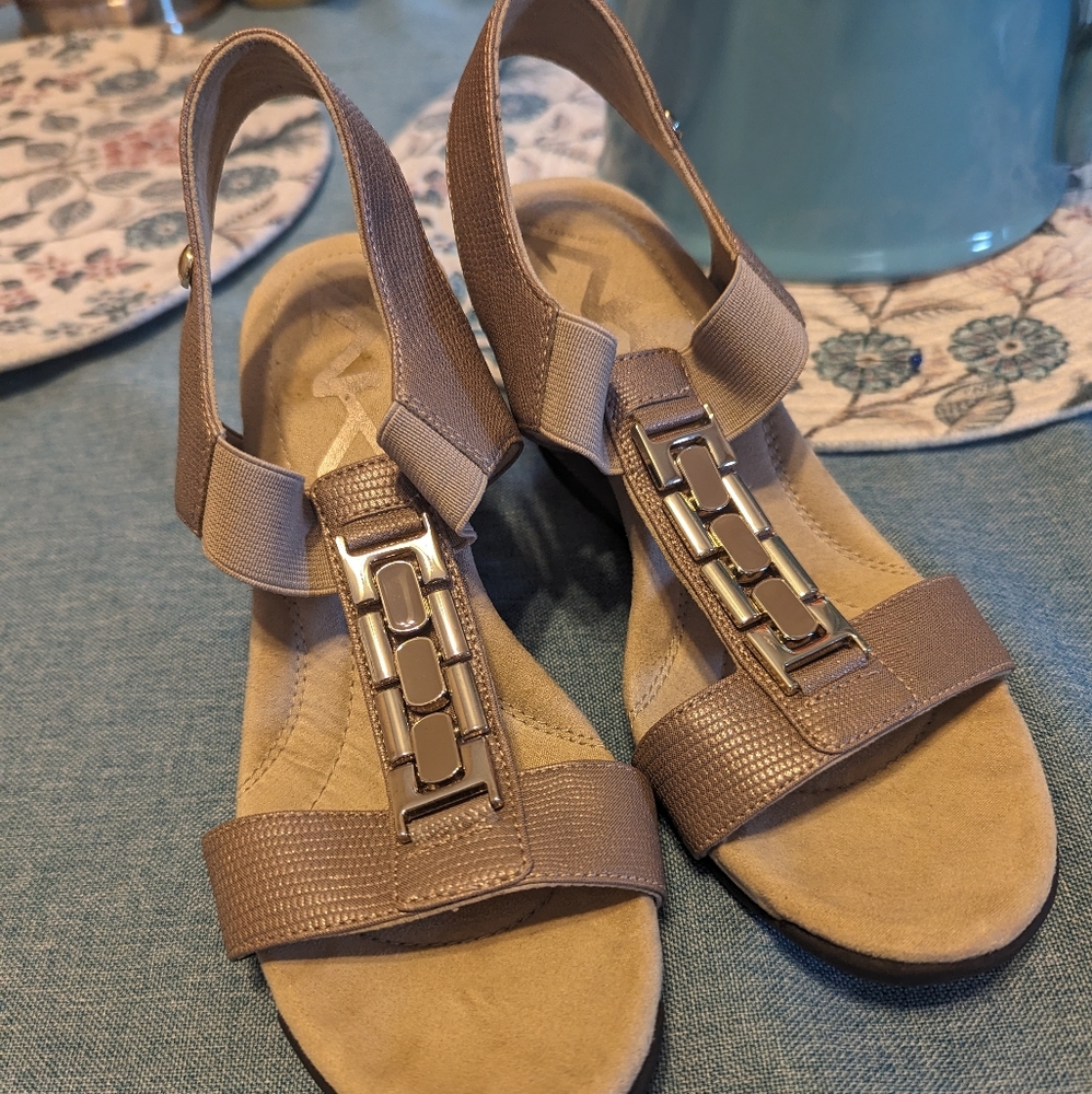 Anne Klein Sandals Size and 6.5
